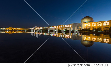 Sheikh Lotfollah Mosque on Naqsh-e Jahan Square Sheikh Lotfollah Mosque on Naqsh-e Jahan Square 27249311