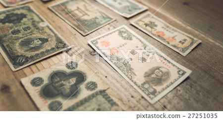 Coin banknote 27251035