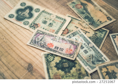 Coin banknote Coin banknote 27251067