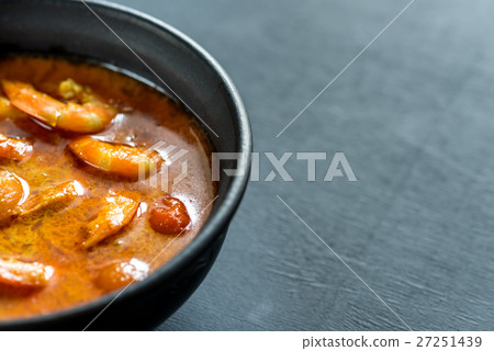 Bowl of thai yellow curry with seafood 27251439