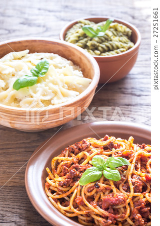 Pasta with different kinds of sauce 27251661