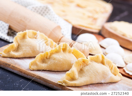 raw flour products 27252340