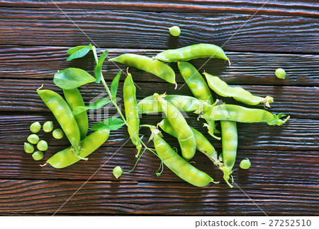 green peas 27252510