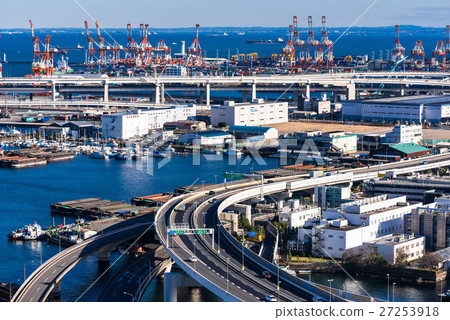 Yokohama Honmoku wharf and the capital city high speed 27253918
