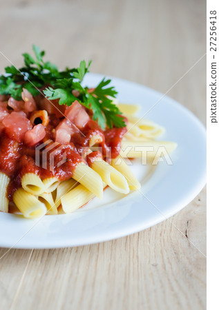 Macaroni pasta Macaroni pasta 27256418