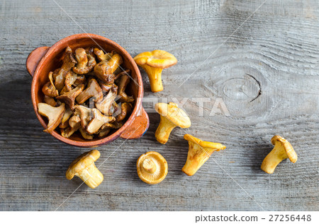 Roasted Golden Chanterelles Roasted Golden Chanterelles 27256448
