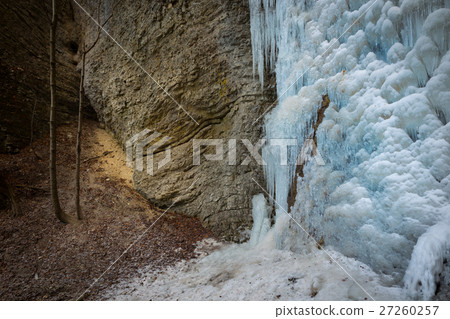 Frozen waterfall in cold winter Frozen waterfall in cold winter 27260257