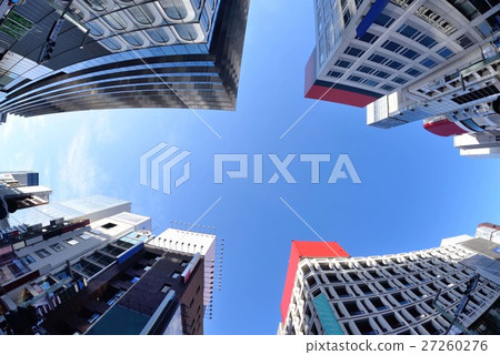 我仰望銀座5丁目的建築群 我仰望銀座5丁目的建築群 27260276