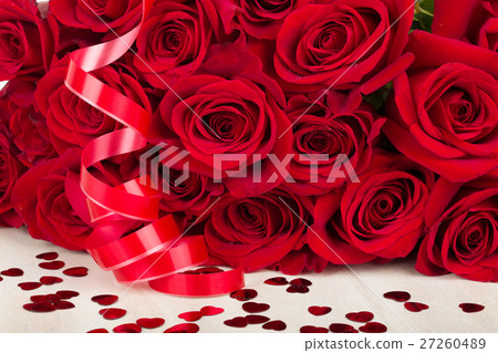 Valentine gift red roses 27260489
