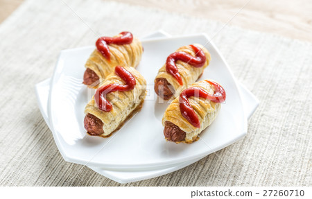Sausage rolls 27260710