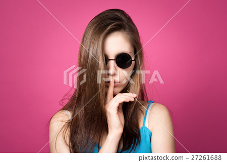 Girl in sunglasses 27261688