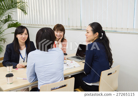 Women who hold meetings Women who hold meetings 27265115