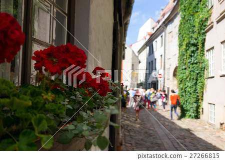 The narrow streets of the old town with tourists 27266815