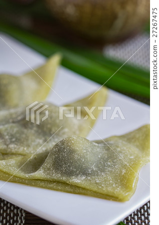 Triangle Matcha Mochi 27267475