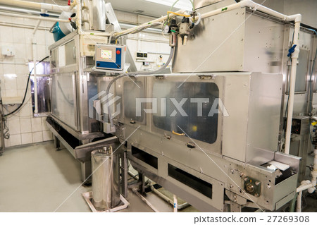 Water bottling machine. 27269308