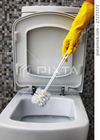 cleaning of white toilet bowl 27271372