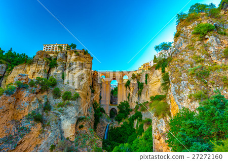 Puente Nuevo Bridge over the Tajo Gorge. 27272160