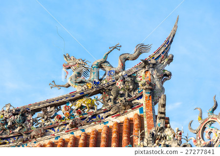 Roof with beautiful decoration of lungshan Roof with beautiful decoration of lungshan 27277841