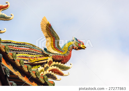 Roof with beautiful decoration of lungshan Roof with beautiful decoration of lungshan 27277863