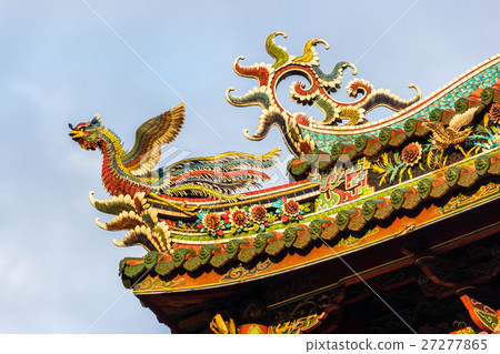Roof with beautiful decoration of lungshan Roof with beautiful decoration of lungshan 27277865