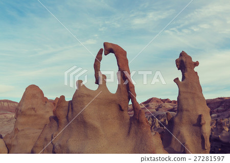 Fantasy canyon 27281597