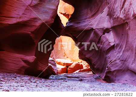 Slot canyon 27281622