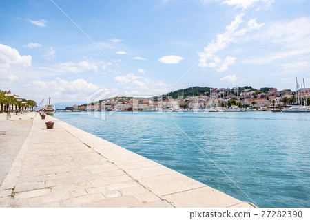 特羅吉爾城市景觀 特羅吉爾城市景觀 27282390