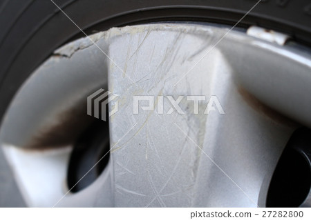 Scratches on the wheel cap Scratches on the wheel cap 27282800