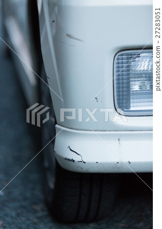 汽車保險槓划痕 27283051