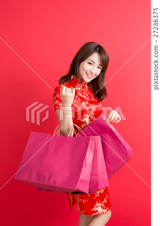 beauty woman wear cheongsam 27286375