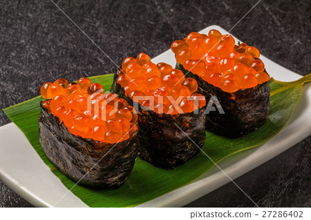多少戰機包裹了鮭魚子的壽司 27286402