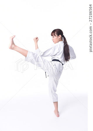 做空手道的女性 27286564