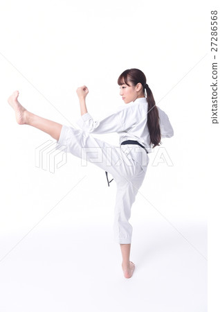 做空手道的女性 27286568