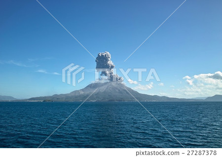 Sakurajima eruption 27287378