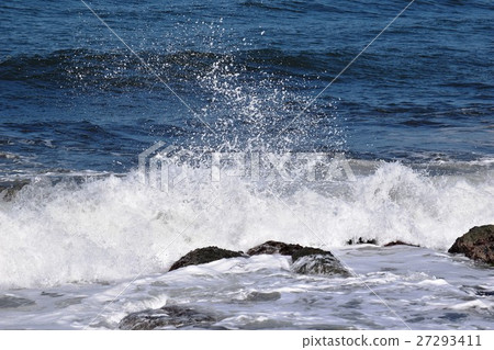 Rough waves 27293411