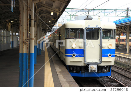 Hokuriku main line normal train Naoetsu station Hokuriku main line normal train Naoetsu station 27296048