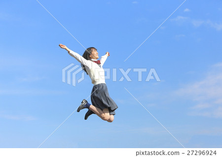 高中女生跳躍 27296924