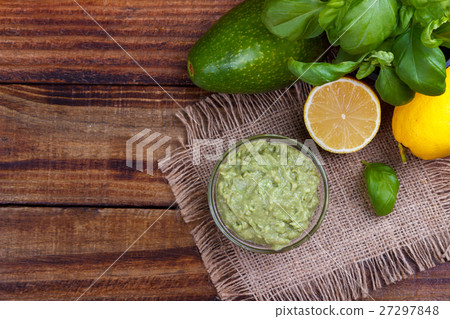 avocado Guacamole sauce 27297848