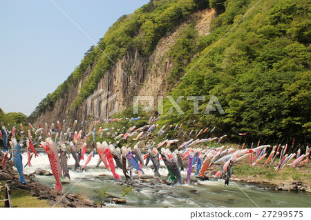Timber rocks and carp streamers 27299575