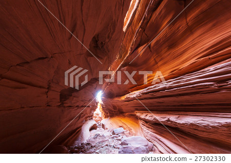 Happy canyon 27302330