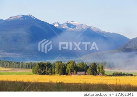 Mountains in Canada Mountains in Canada 27302341