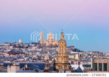 Sacre-Coeur Basilica at sunset in Paris, Fraance 27306701