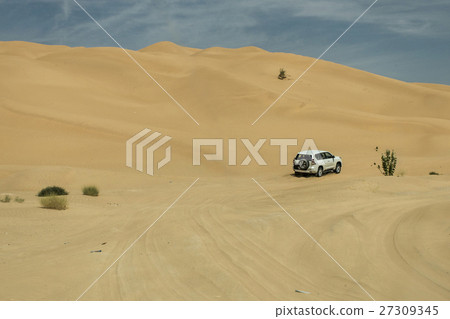 Safari Dune Bashing Oman Desert Rub al Khali 2 Safari Dune Bashing Oman Desert Rub al Khali 2 27309345