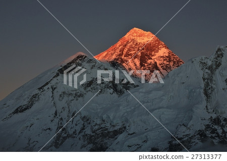 Mount Everest at sunset Mount Everest at sunset 27313377