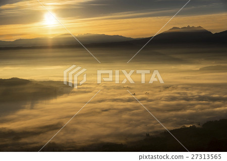 阿蘇山火山和日出 阿蘇山火山和日出 27313565