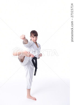 Women who do karate 27315714