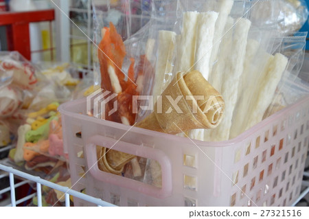 dog snack on pet shop shelf 27321516