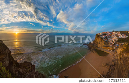 Azenhas do Mar - Portugal Azenhas do Mar - Portugal 27332311