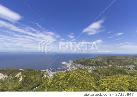 Fresh green of Tokyo Bay and Boso (View from saw mountain) Fresh green of Tokyo Bay and Boso (View from saw mountain) 27333947