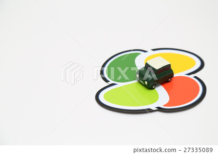 Four-leaf mark and car 27335089